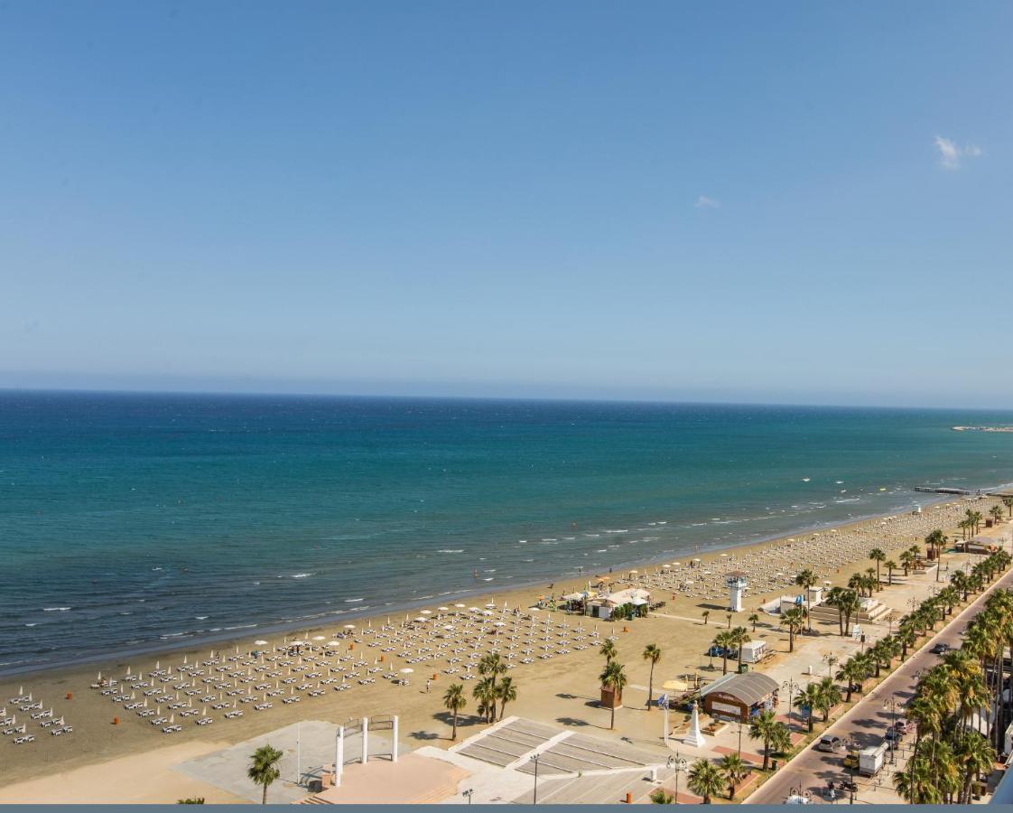 Elena Court Apt 401 Appartamento Larnaca Esterno foto