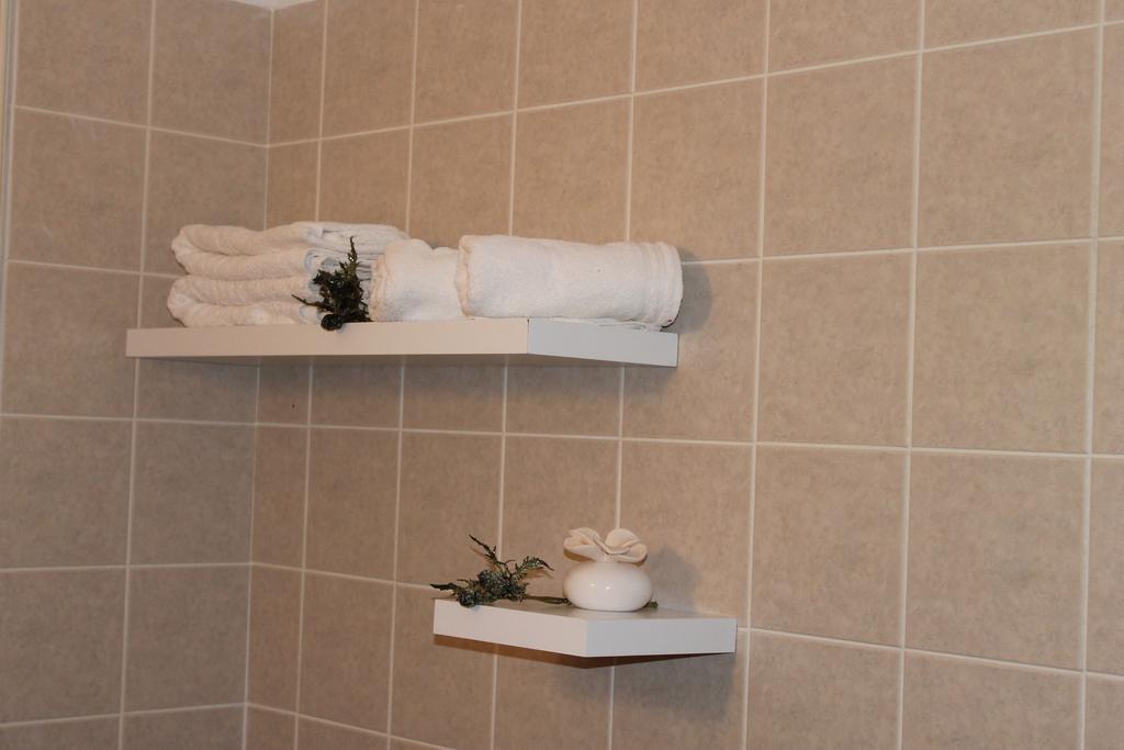 Elena Court Apt 401 Appartamento Larnaca Esterno foto